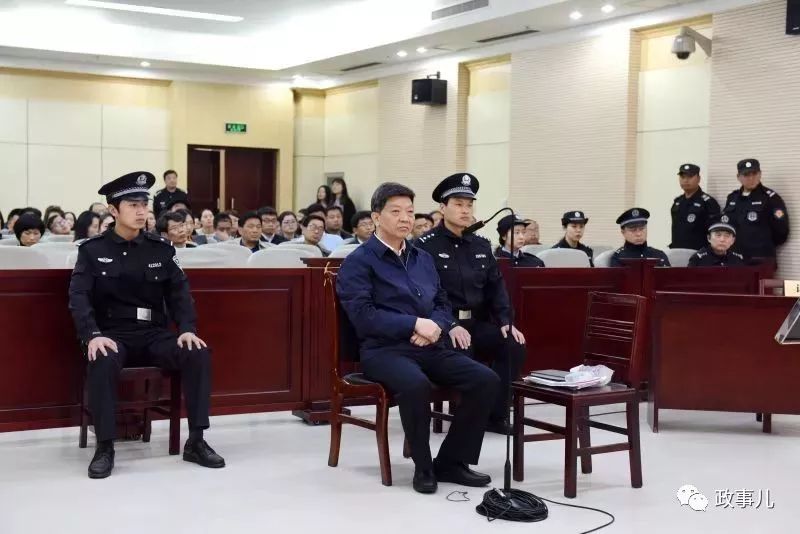 市委书记与女市长相互举报 二人还在常委会上争吵