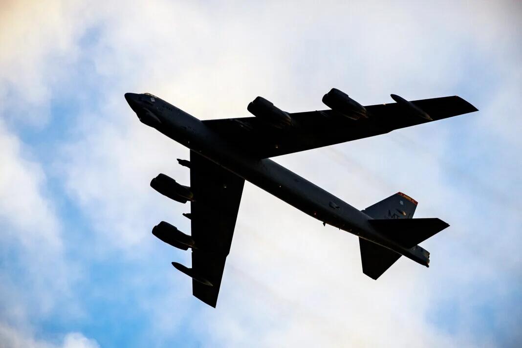 美军多架B-52轰炸机突然现身北非?并发布威慑言论