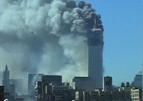 2001年9月11日，遭飞机撞击后，世贸大楼南塔倒塌。