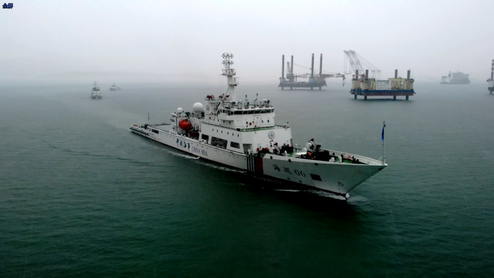 外媒称山东舰开启首次远海训练 专家：顺理成章、水到渠成 