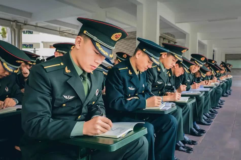 第一志愿,军校!第一志愿,军校!