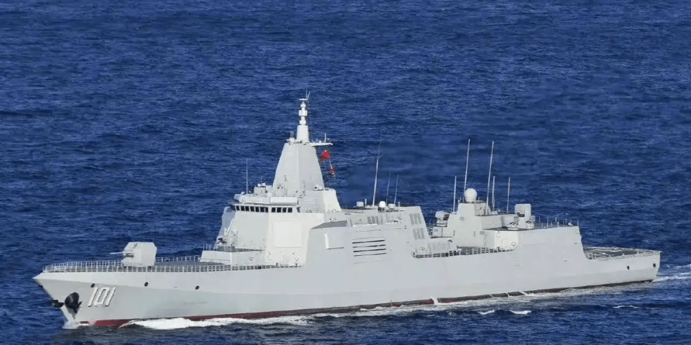 中国至少有10艘052d在建,055更强,为何不让出产能全力造055?